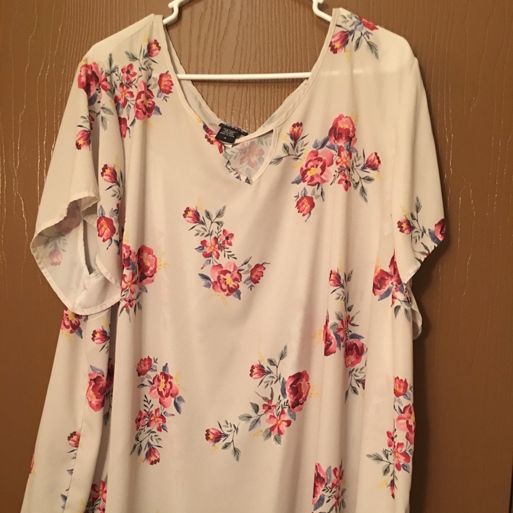 Torrid Sz 4 Floral Blouse
